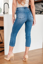 JUDY BLUE Emily High Rise Cool Denim Pull On Capri Jeans